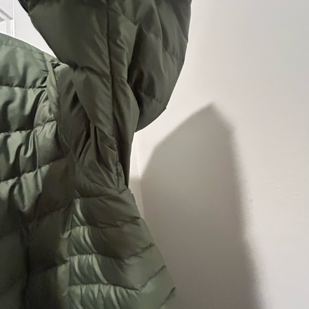 EUC Patagonia Down Sweater Jacket Green; ladies medium - Picture 7 of 7
